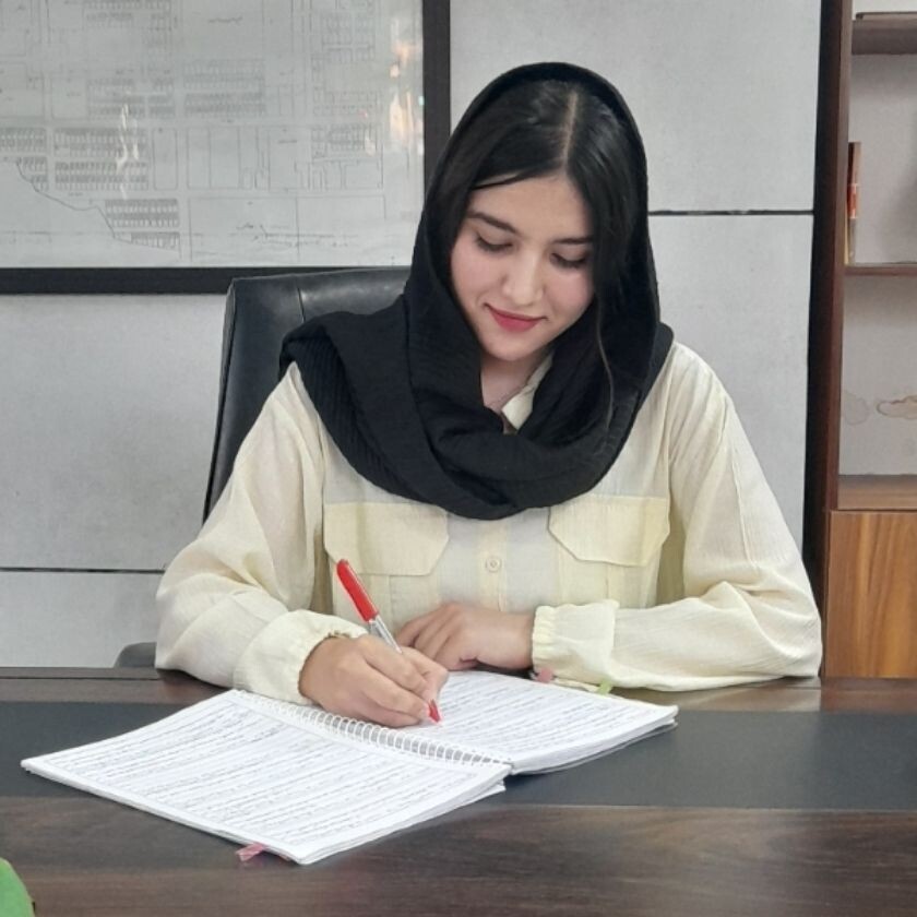 حلما میرزایی