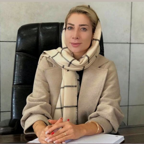 خانم خانم فارسیان