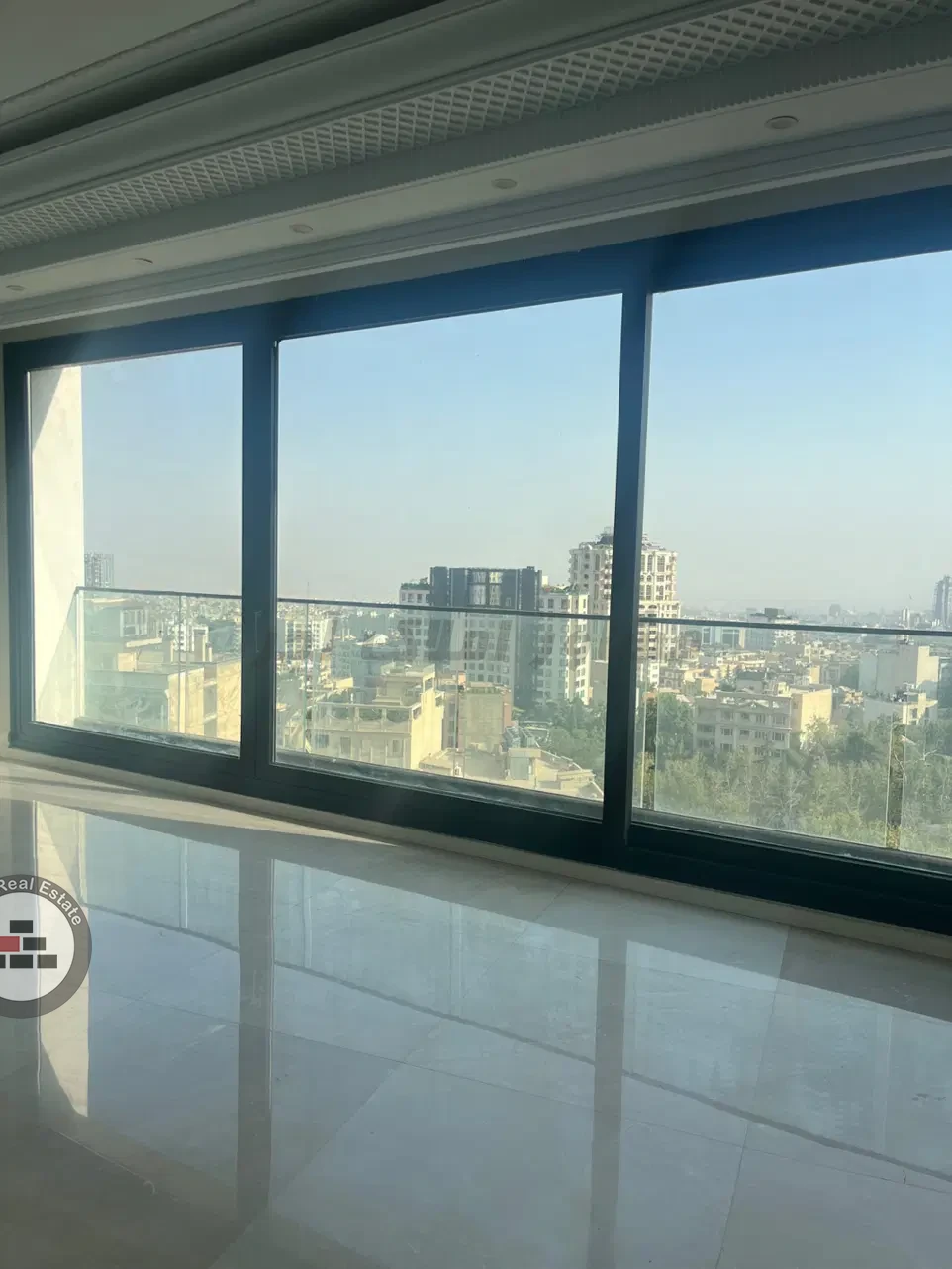 دیباجی ج تسلیمی ۱۲۲متر ۲و۳خواب ط۴ باکلیه امکانات در خرید آپارتمان اختیاریه تهران عکس شماره 1