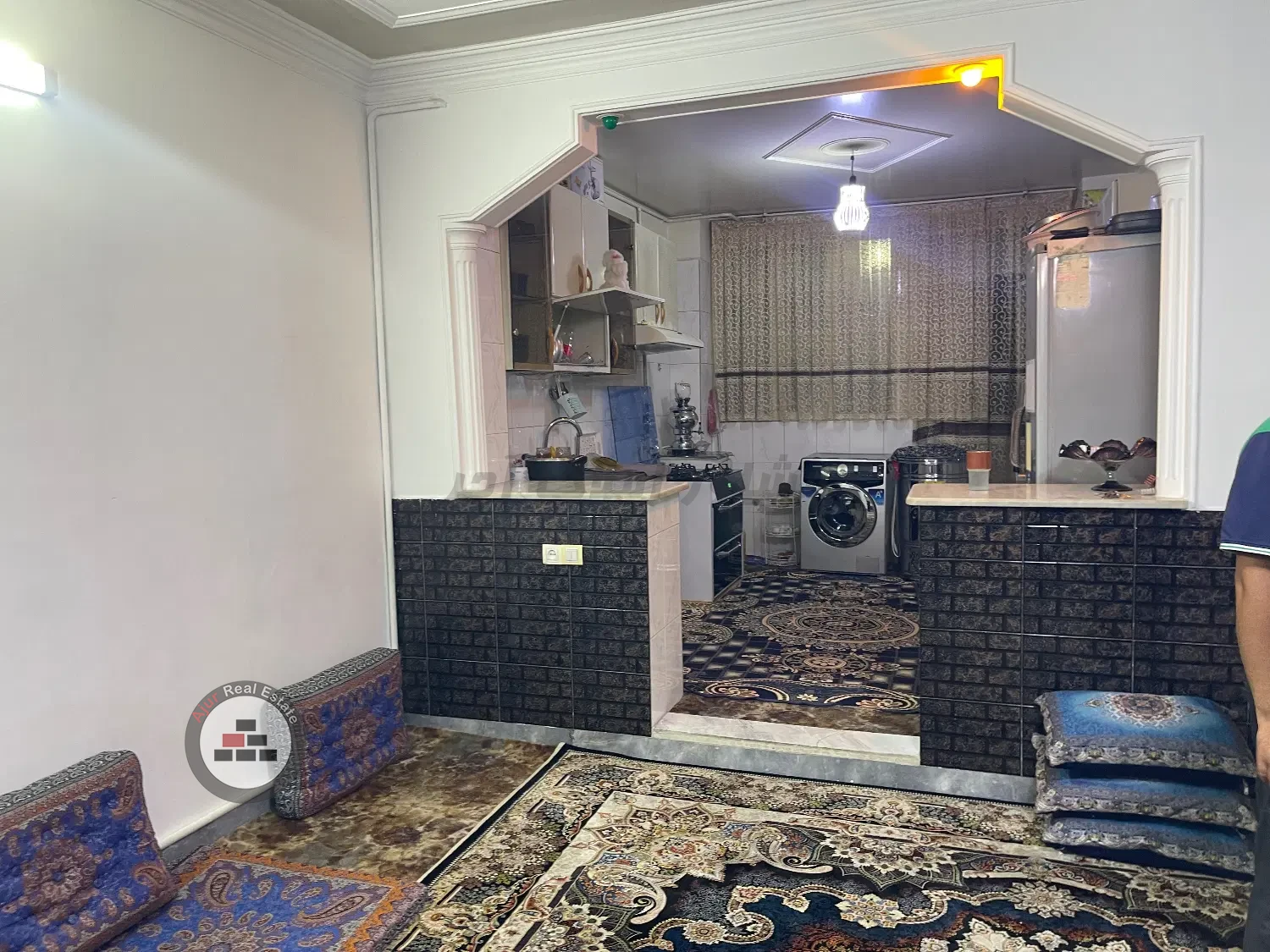 فروش تک واحدی ۹۰ متری دو کله طبقه دوم ۳۷۵۰ در خرید آپارتمان میدان مادر رباط کریم عکس شماره 1