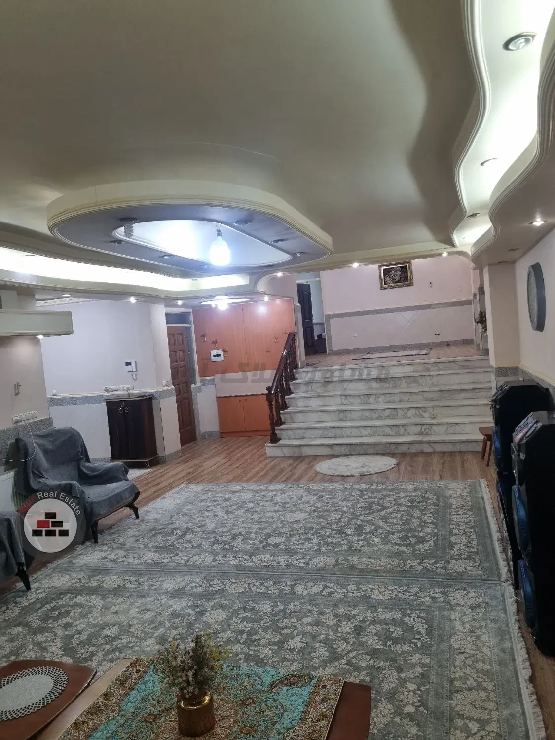 واحد ۱۸۷ متری تک واحدی کلا ۴ طبقه در خرید آپارتمان خ احمدزاده رباط کریم عکس شماره 2