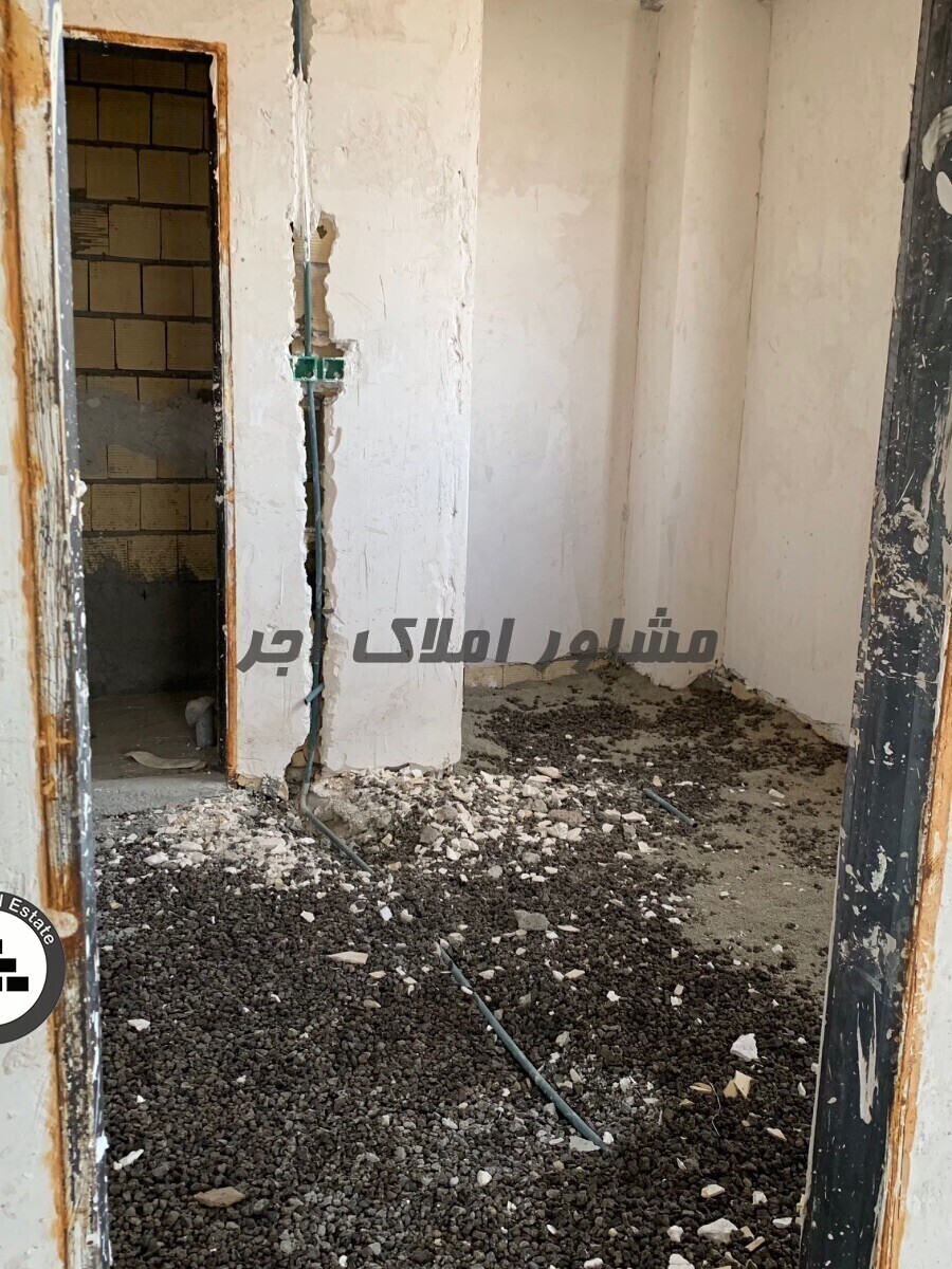  ۸۰ متر بنا ۷۰ متر تراس (پنت) در خرید آپارتمان انقلاب ۱ تا ۱۳ رباط کریم عکس شماره 1  