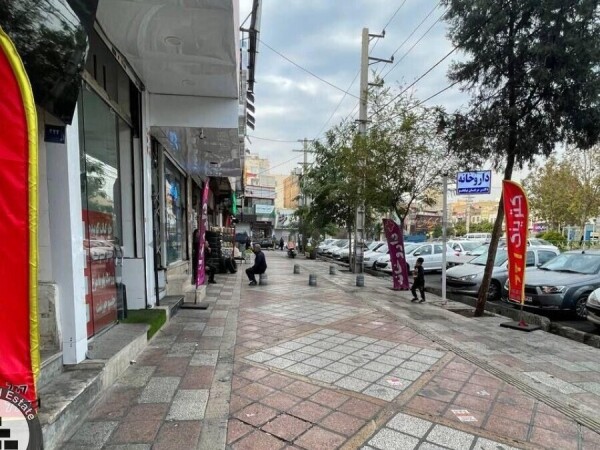 تجاری ۱۰۰متری بر اصلی