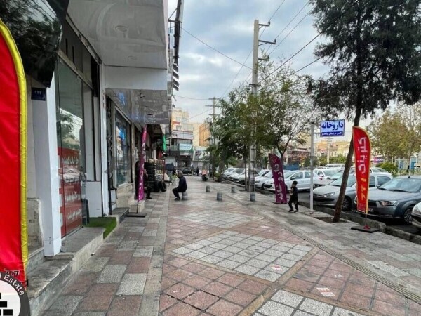 تجاری ۱۰۰متری بر اصلی