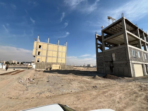 زمین 400 متری