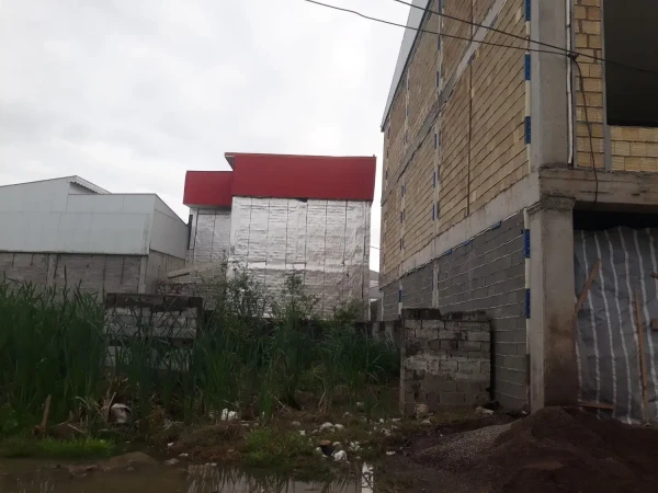 زمین مسکونی ۹۵متری داخل بازاچه کوهبنه دور محصور
