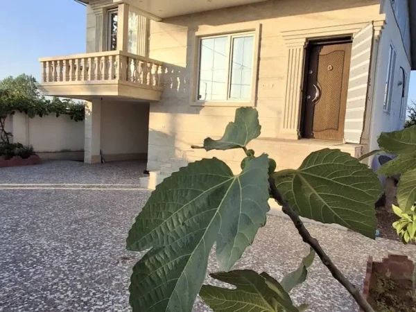 ویلا شیک مدرن تو خیابان وحدت نزدیک دریا