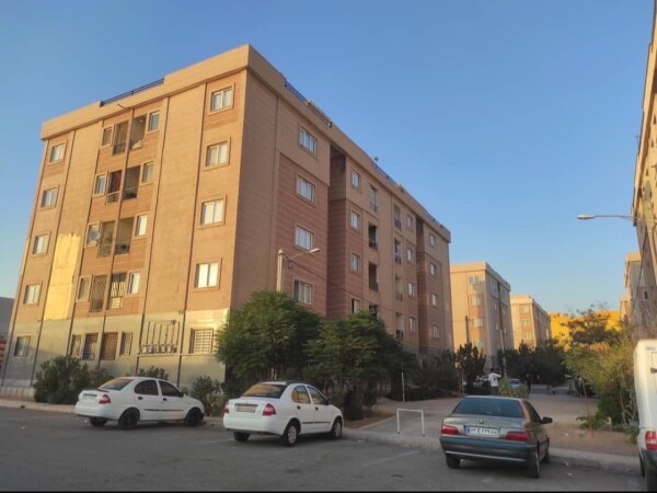 ۷۶متر دو خواب پارکینگ اسانسور
